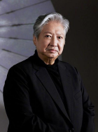 老师裸露胸被学生强挤奶动态